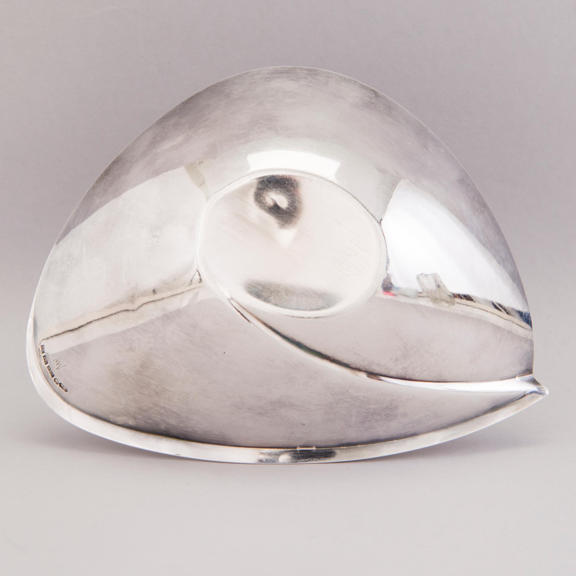 TAPIO WIRKKALA, A Silver dish, signed TW, marks of Kultakeskus, Hämeenlinna 1960.