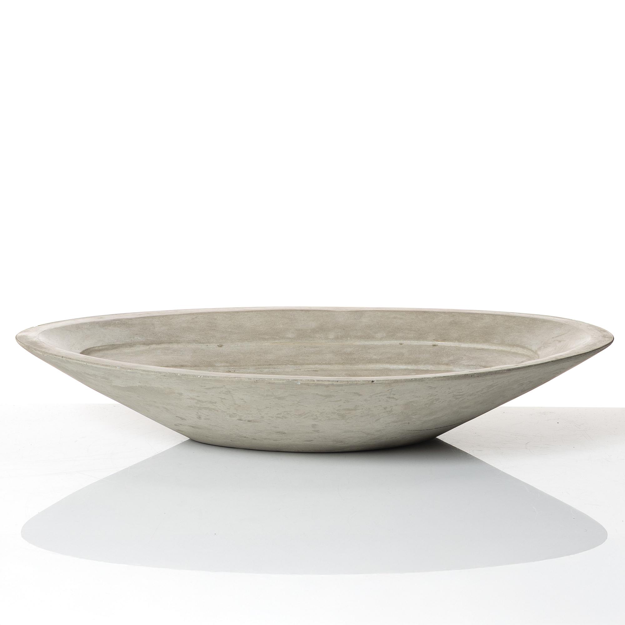 Stina Lindholm, a concrete dish, Skulpturfabriken, Sweden.