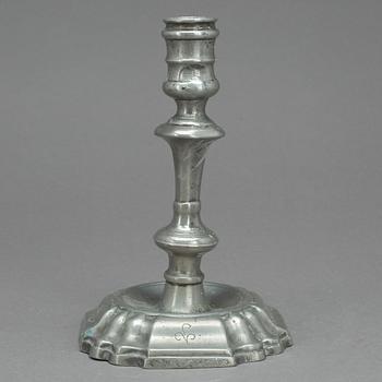 LJUSSTAKE, tenn, Baltzar Rokus, verksam 1743-88 i Arboga.