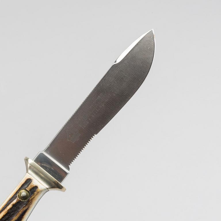 Two 20th century Puma "Waidblatt" and "Kleiner Jagdnicker" knives.