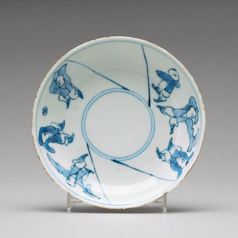 A set of nine blue and white dishes, Ming dynasty Tianqi/Chongzhen, 17th Century.