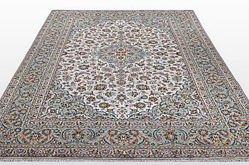 A carpet, Kashan 356 x 240 cm.