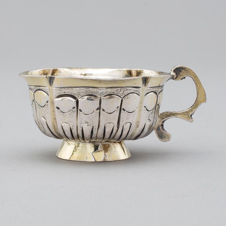 A Russian 18th century silver vodka cup, makers mark Alexei Kosinov, Moscow 1791.