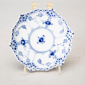 SERVIS 12+1 delar,  Musselmalet halvblonde Royal Copenhagen porslin 1900-talets senare del.