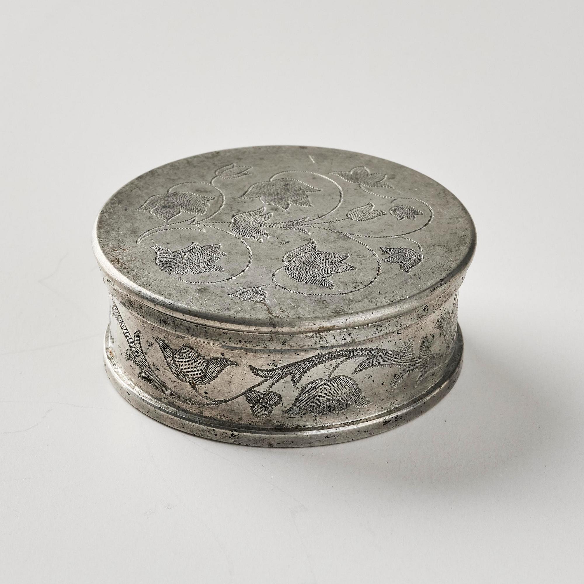 Firma Svenskt Tenn, a pewter box, Stockholm, 1936.
