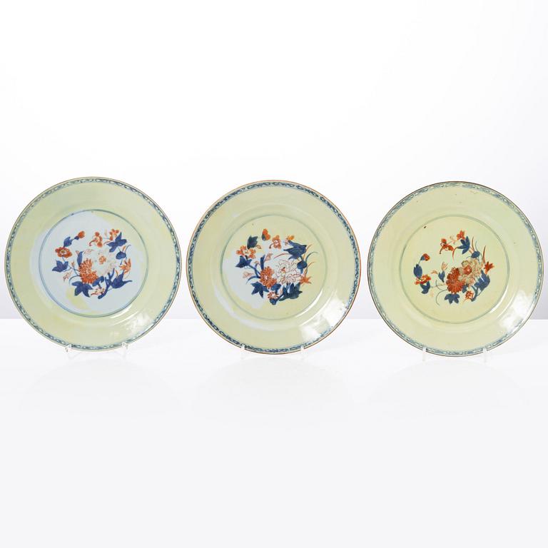 Tallrikar, sex stycken, porslin. Qingdynastin, 1700-tal.
