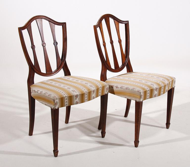 MATSALSGRUPP, 13 delar, Engelsk stil. 1900-tal.