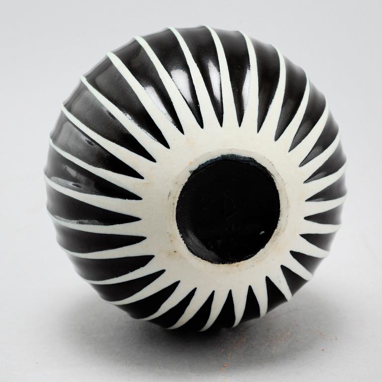 STIG LINDBERG, vas, stengods, "Domino", Gustavsberg 1955-1969.