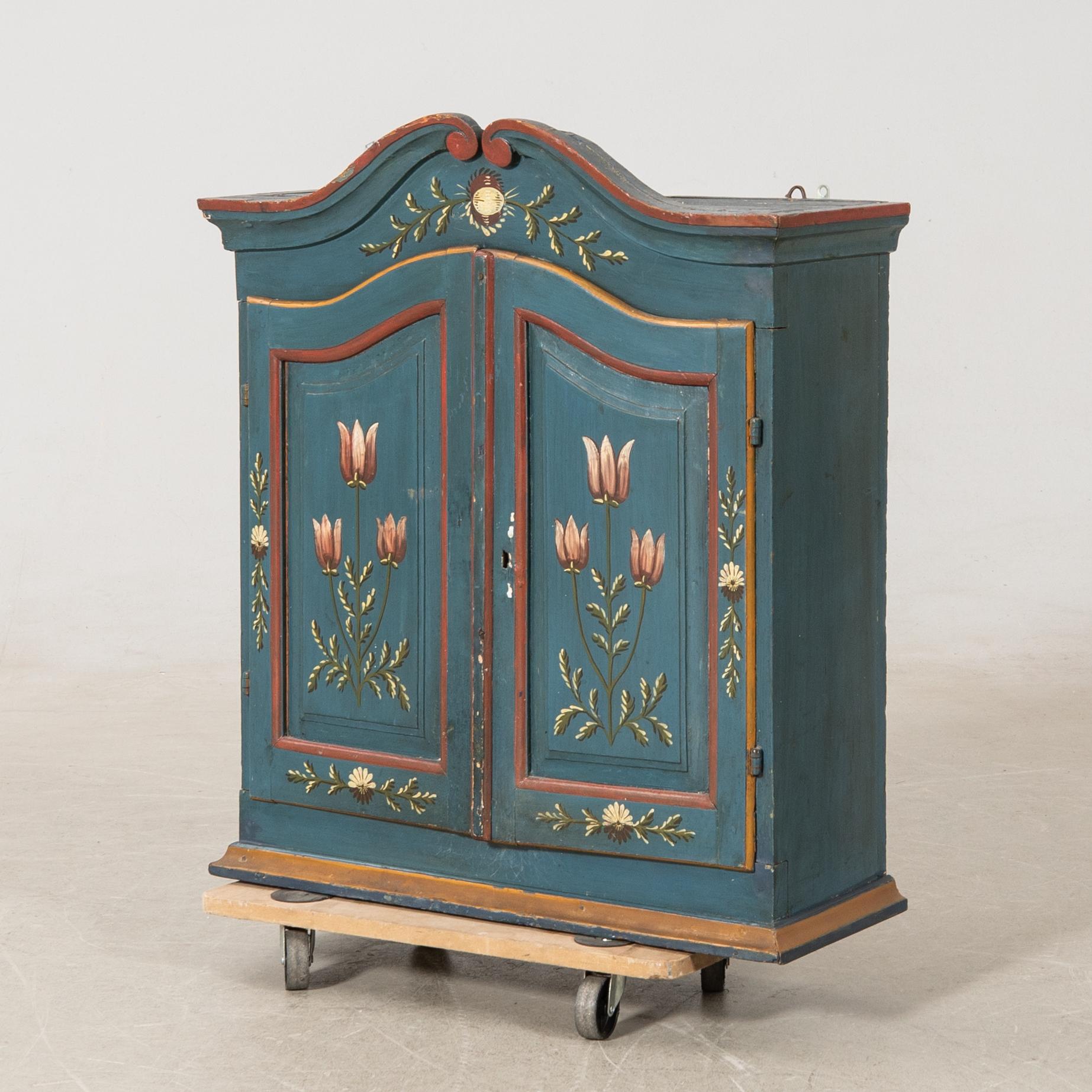 Hanging cabinet 19th century.