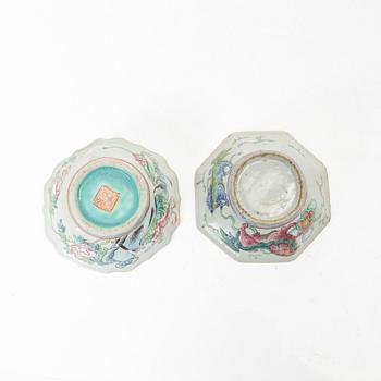 Skålar, sju stycken, porslin, Kina, sen Qingdynasti/omkring 1900.