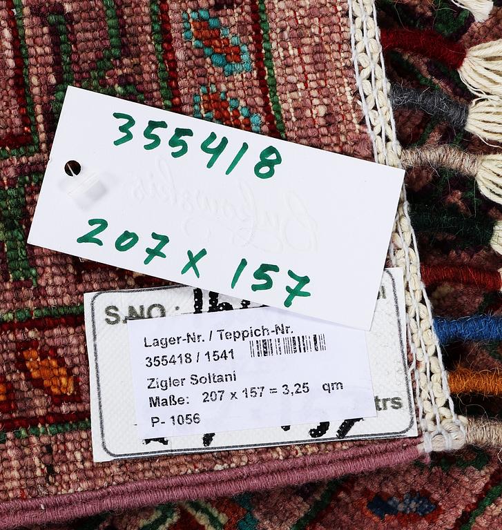 A rug, Zeigler Ariana, c. 206 x 155 cm.