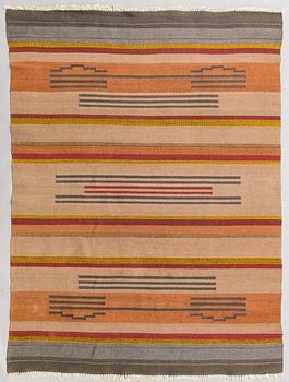 A 1930s Finnish flat weave carpet. Circa 230x170 cm.