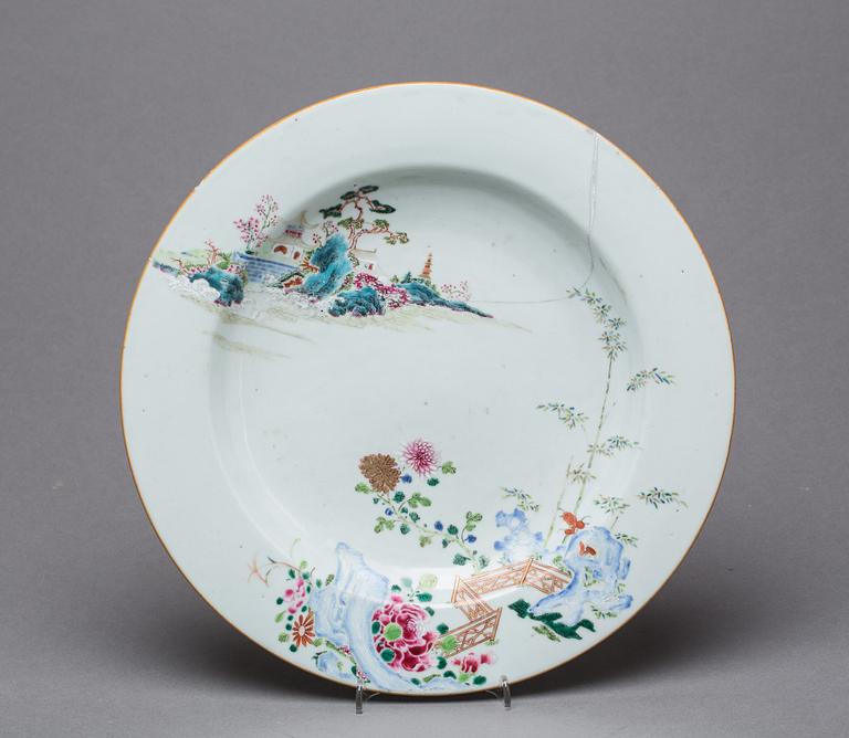 TALLRIK, porslin. Kina, Qianlong(1736-1795).