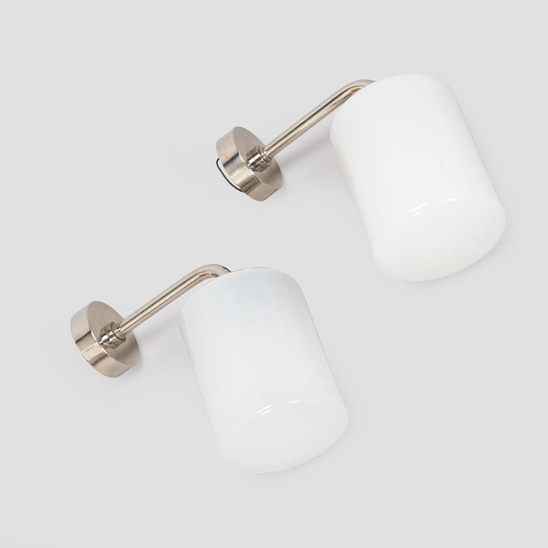Paavo Tynell, a pair of 1930s '7239' wall lights for Taito.