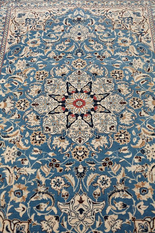 Matta, semiantik Nain, part silk, ca 122,5 x 80 cm (samt kortsidorna med 1,5 cm slätväv).
