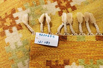 Ingegerd Silow, a flat weave carpet, signed IS, Sweden, 161 x 83 cm.