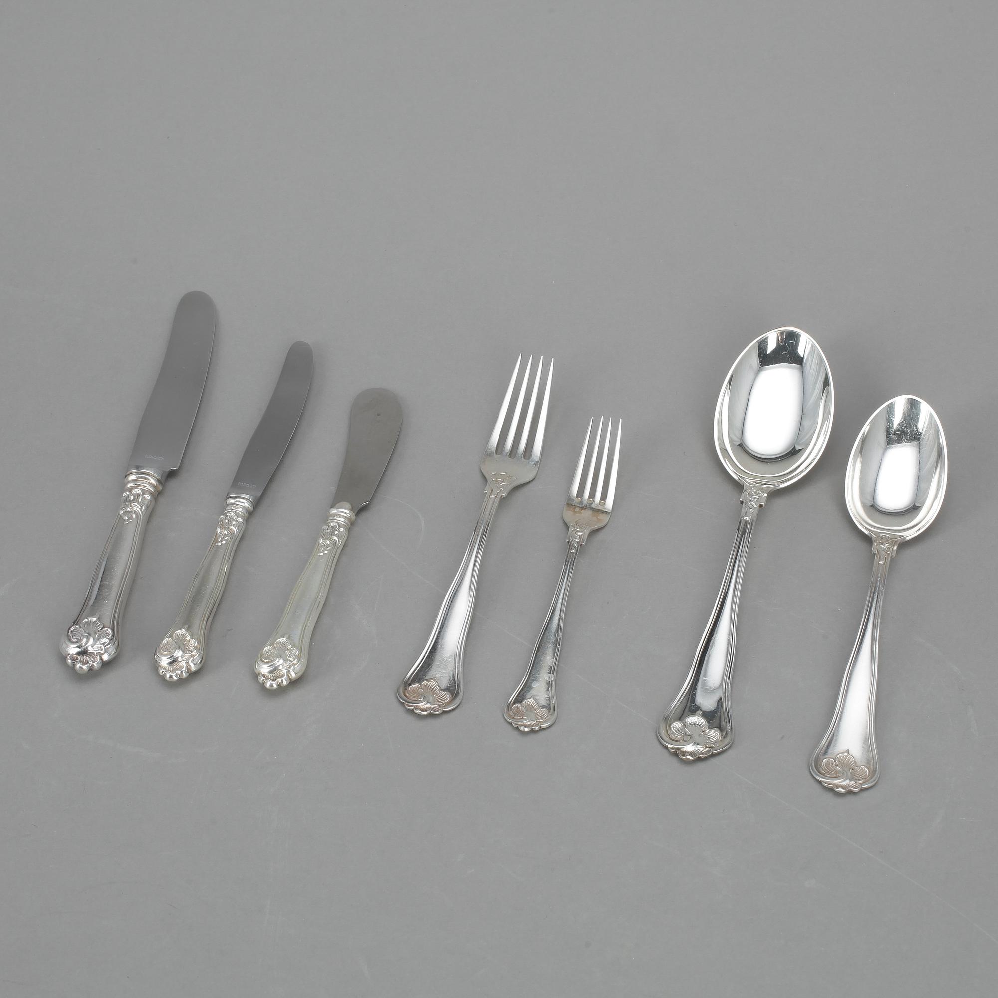 BESTICKSERVIS, 84 delar, silver, svenska importstämplar, 1900-tal. Vikt ca 1893g.