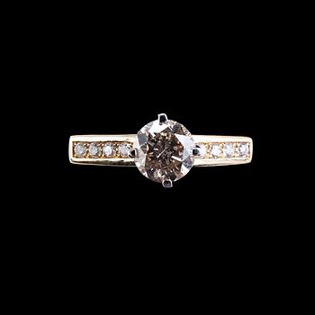 31. RING, 14K guld, briljantslipade diamanter ca. 1.50 ct. Top-Cape/K-L/ SI2-P3. V. 4,4.