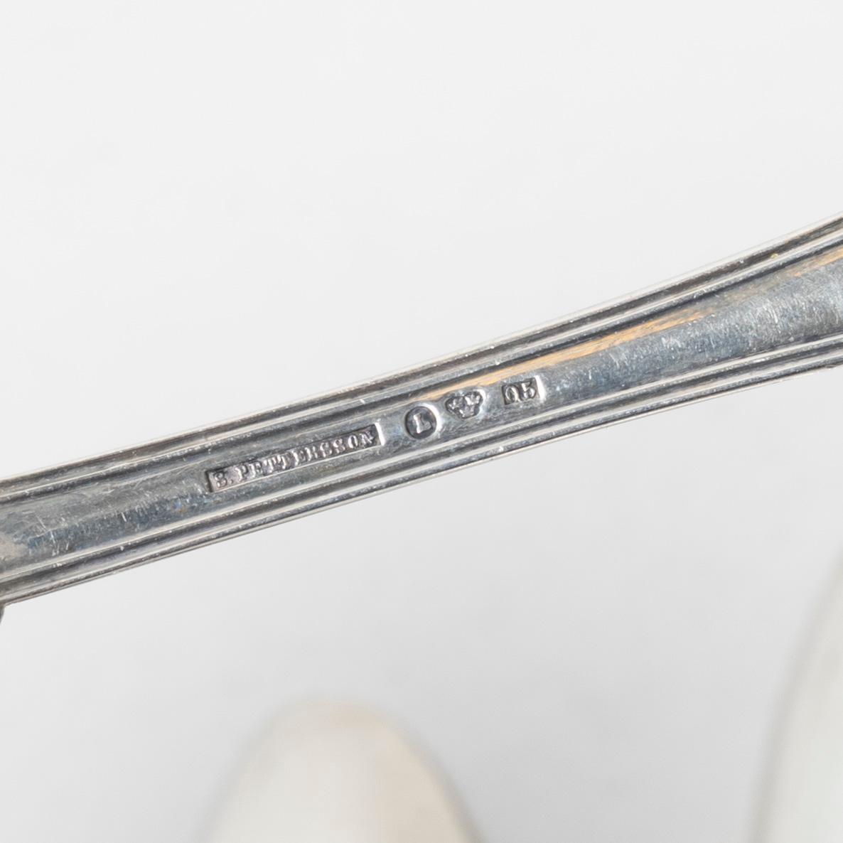 Bestick, 21 delar, olika modeller bl.a "Snäck", bl.a. G.Håkerberg, Växjö, 1838-39 och S.Pettersson, Linköping, 1871.