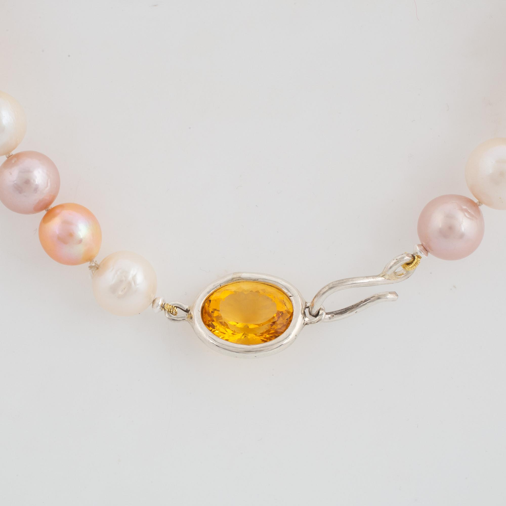 COLLIER, med sötvattenspärlor, citrinlås.
