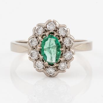 Ring, carved, 18K white gold with emerald and brilliant-cut diamonds.