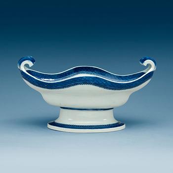 1933. A blue and white jardiniere, Qing dynasty, Jiaqing (1796-1820).