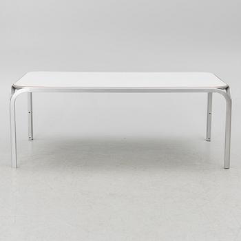 Jørn Utzon, a 'New Angle' dining table, Fritz Hansen, Denmark, 1971.