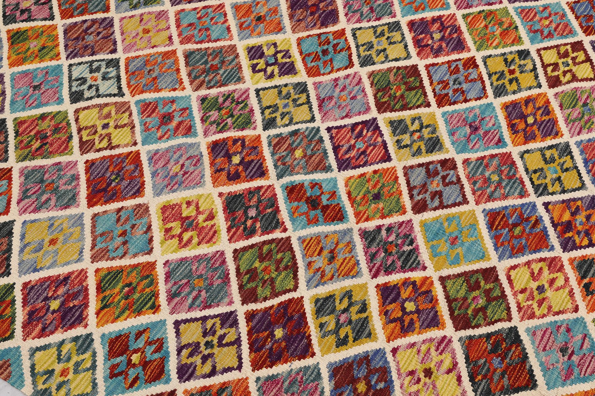 A Kilim carpet, approx. 331 x 208 cm.