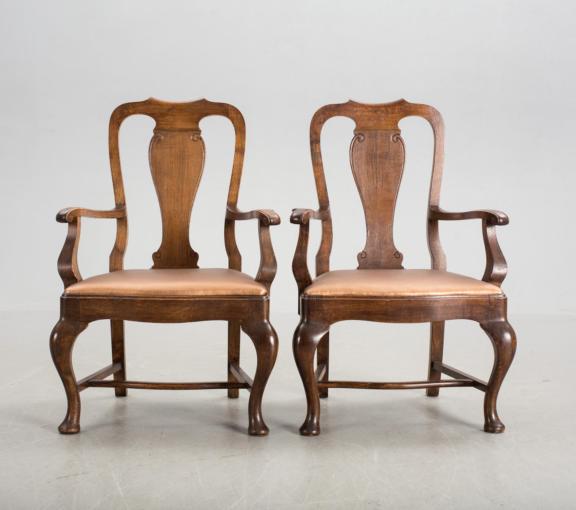 KARMSTOLAR, ett par.  Barockstil. 1900-talets första del.