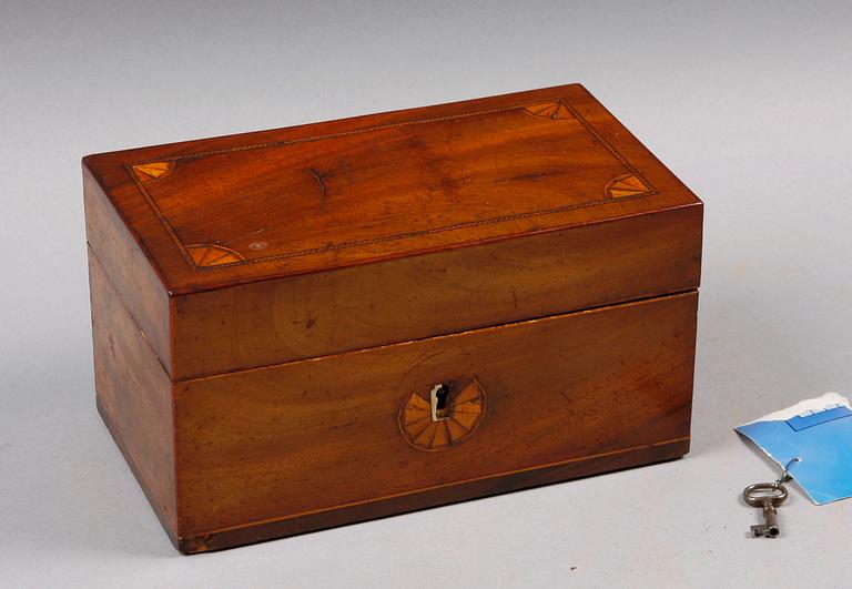 SKRIN MED GLASPLUNTOR, Karl Johan, 1800-talets första hälft.