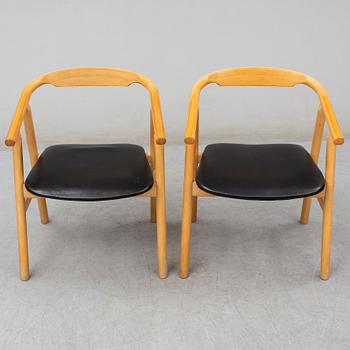HANS J. WEGNER, karmstolar ett par, "The U chair", Getama, Gedsted, Danmark, 1900-talets andra hälft.