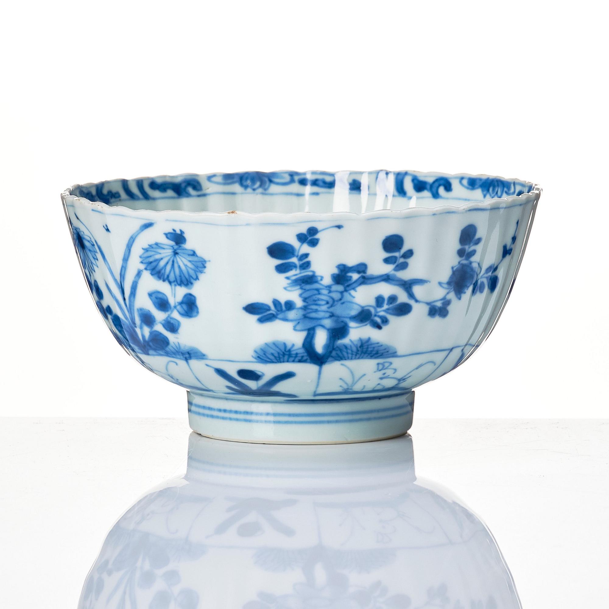 Skål, porslin. Qingdynastin, Kangxi (1662-1722).