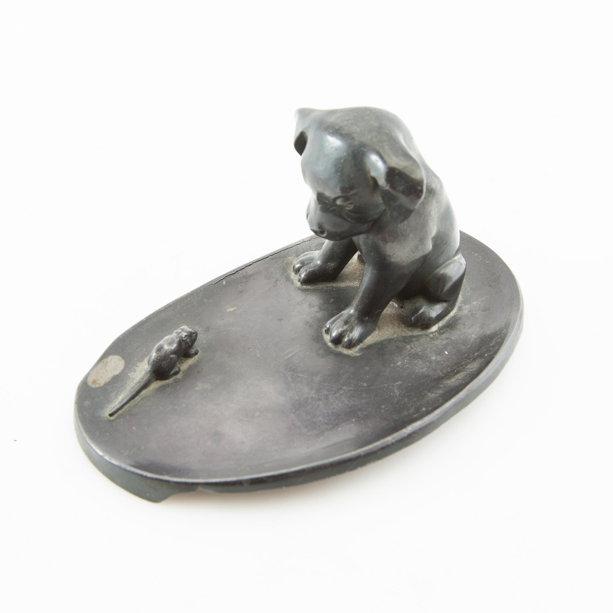 Pen holder, 20th century.