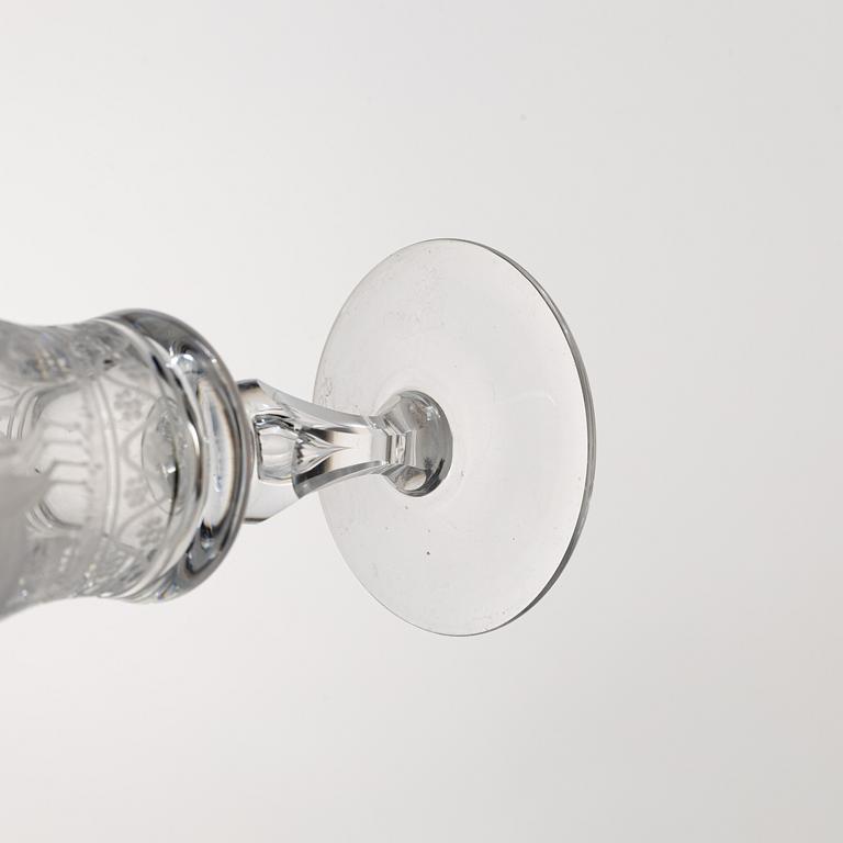 Vicke Lindstrand, six 'Dalecarlia' white wine glasses, Kosta Boda.