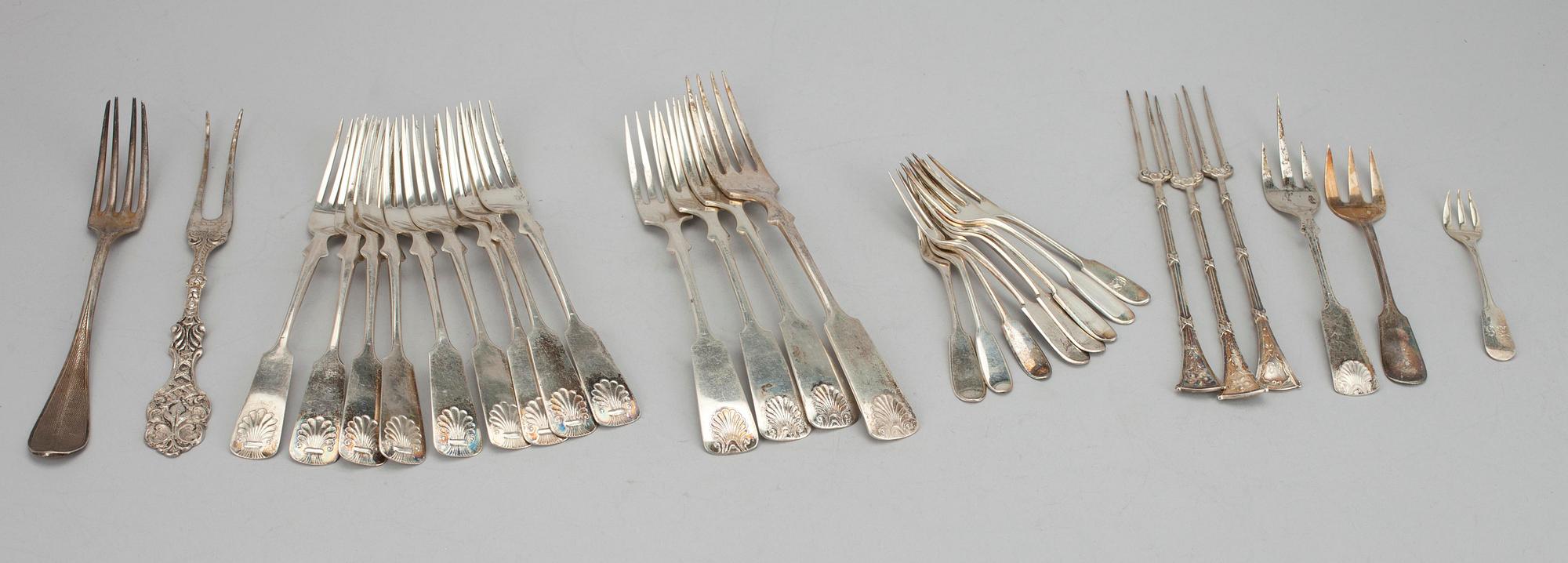 GAFFLAR, 28 delar, silver, mestadels Finland 1921-1931. Tot. vikt ca 733,9 g.