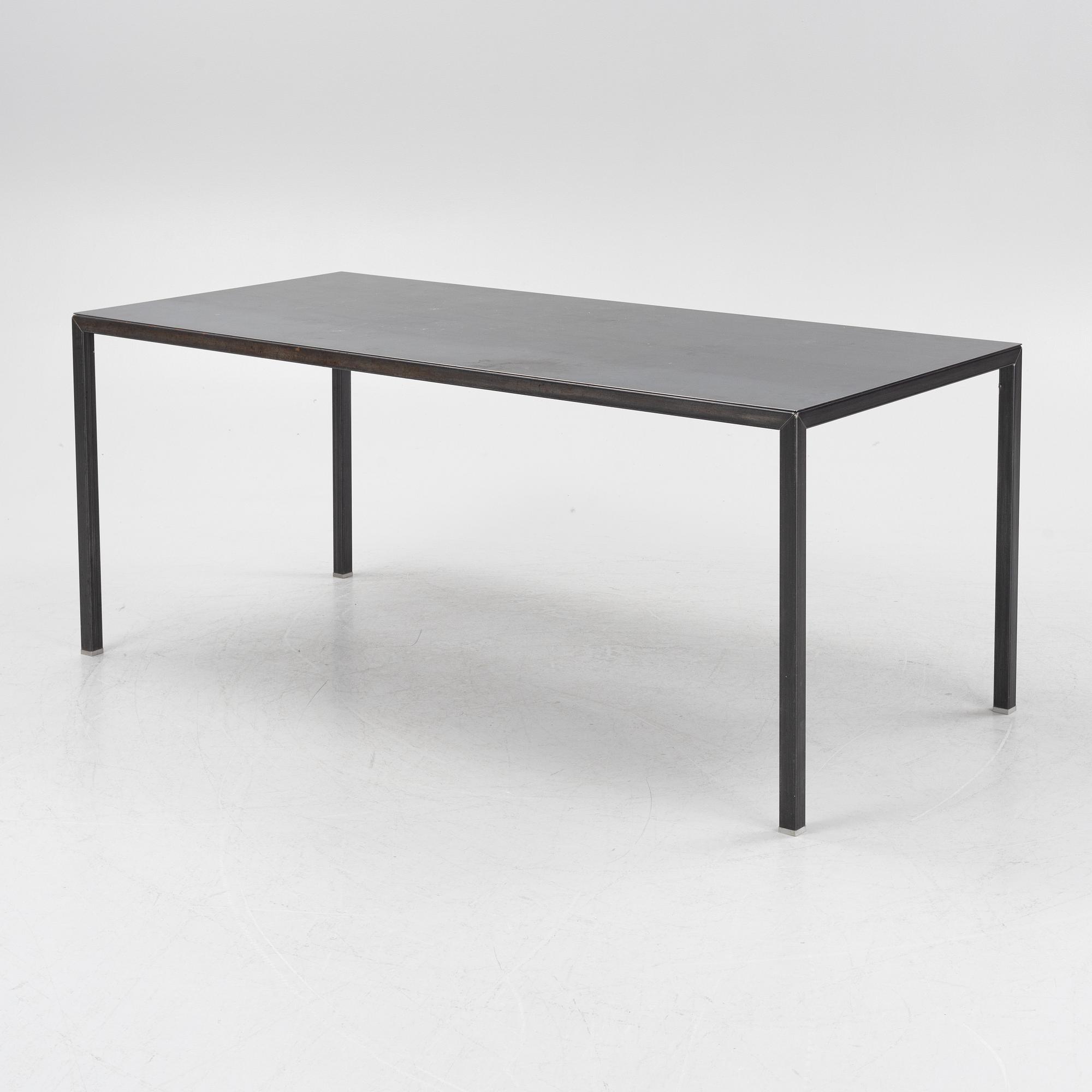 Matbord, troligen Italien, 2000-tal.