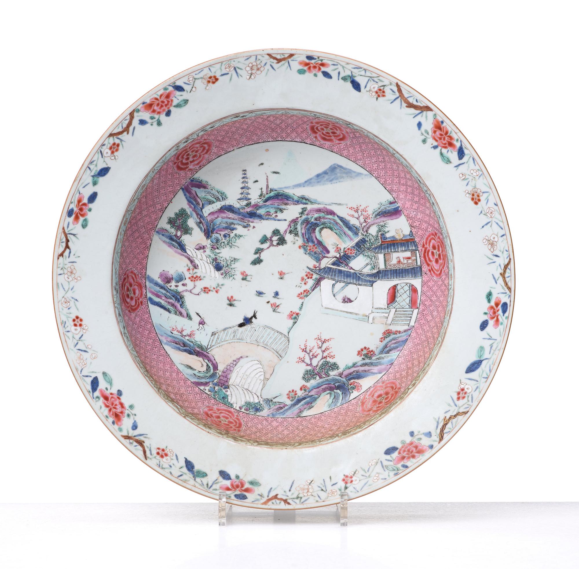 A pair of famille rose dishes, Qing dynasty, Yongzheng (1723-35).