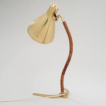 PAAVO TYNELL, TABLE LAMP, 9224. Manufactured by Idman Oy. 1950s.