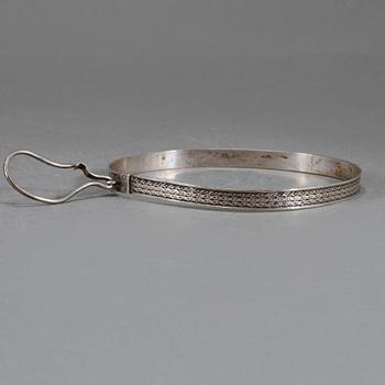 HUNDHALSBAND, silver, Carl Johan Forsberg, Skellefteå, 1854, vikt 15 g.