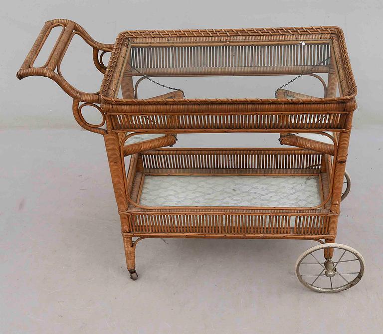 SERVERINGSVAGN, 1900-talets första hälft.