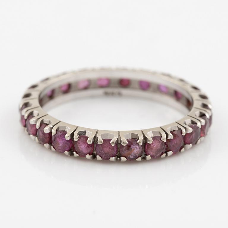 Ring, eternity ring 18K white gold with rubies.