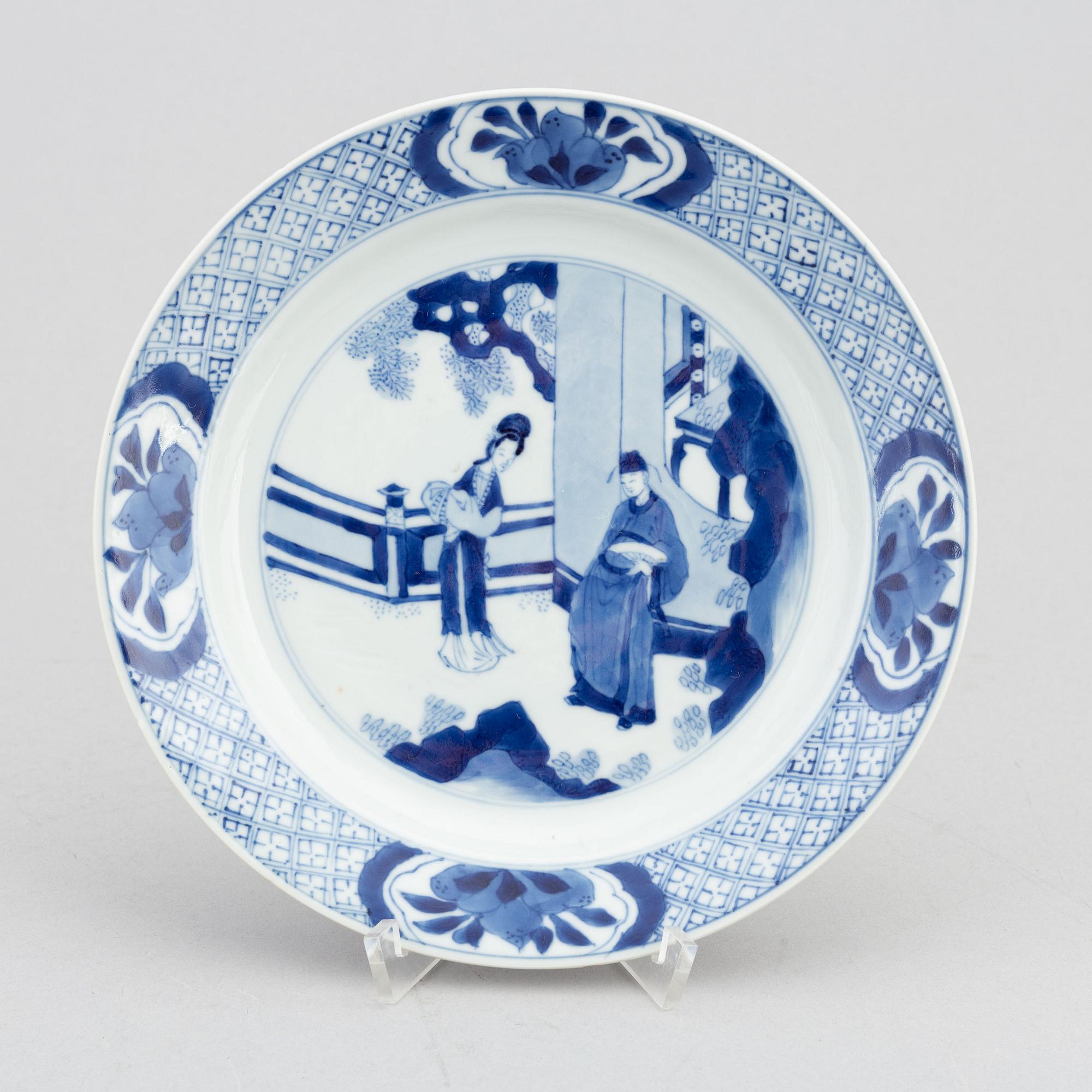 Tallrik, porslin. Qing dynastin, Kangxis märke och period (1662-1722).