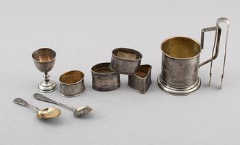 SILVERFÖREMÅL, 9 delar, Ryssland, 1900-talets första hälft. Vikt ca 364 g.