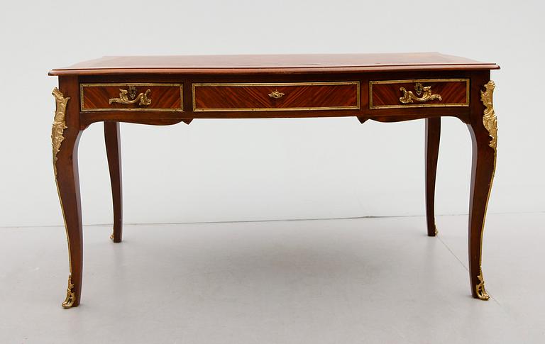 SKRIVBORD, rokokostil, 1900-talets mitt.