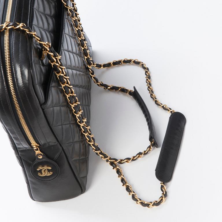 AXELREMSVÄSKA, Chanel.