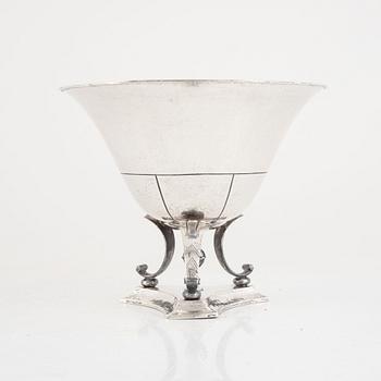 Skål på fot, silver, CG Hallberg, Stockholm 1926.