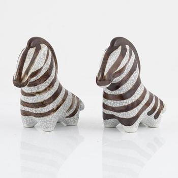 Taisto Kaasinen, a pair of stoneware figurines, Arabia, Finland.