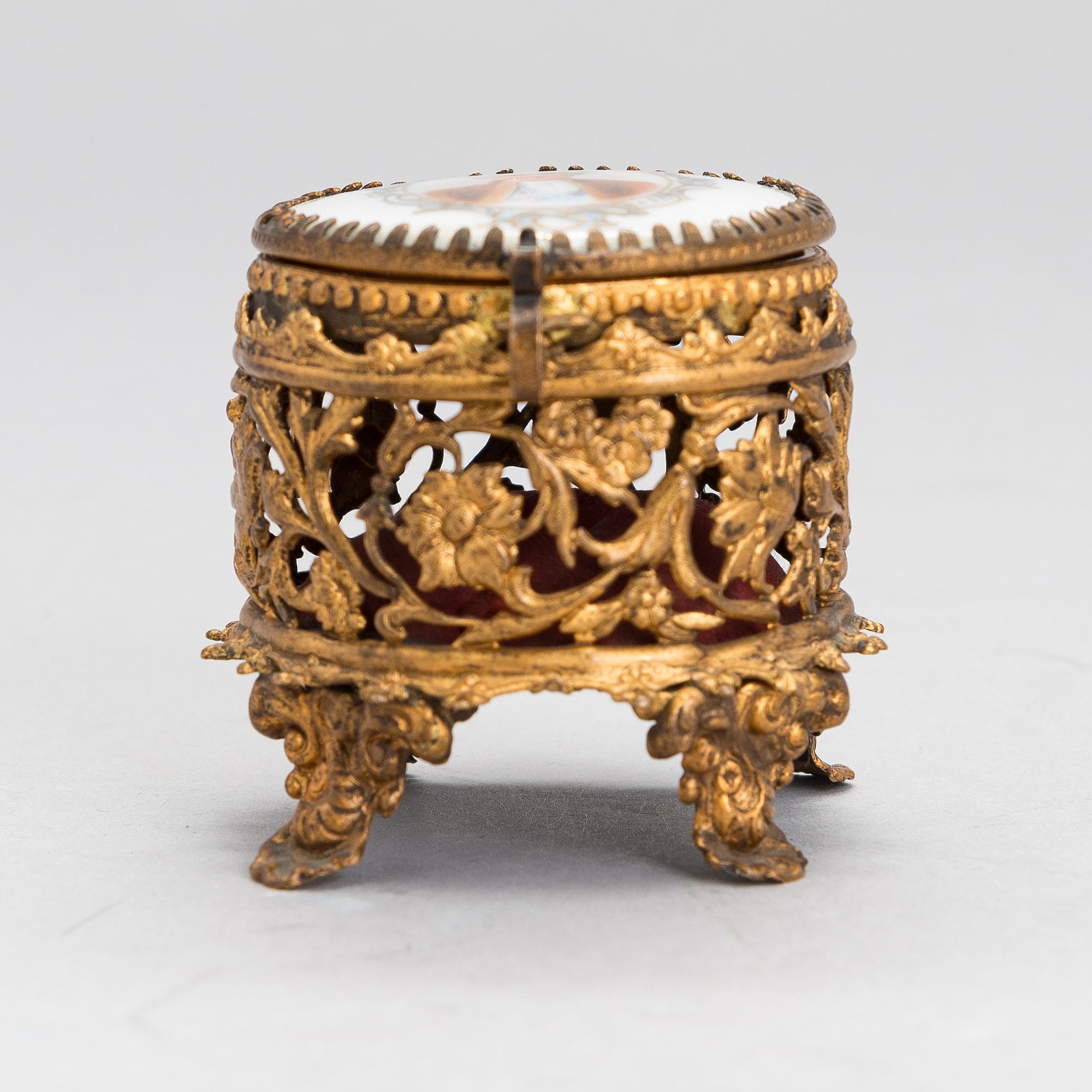 MINATYRMÅLNINGAR, 2 st, och DOSA med tryckt motiv.