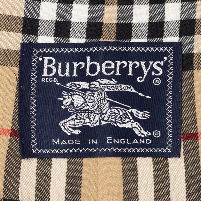 Burberry, trenchcoat, size 50.