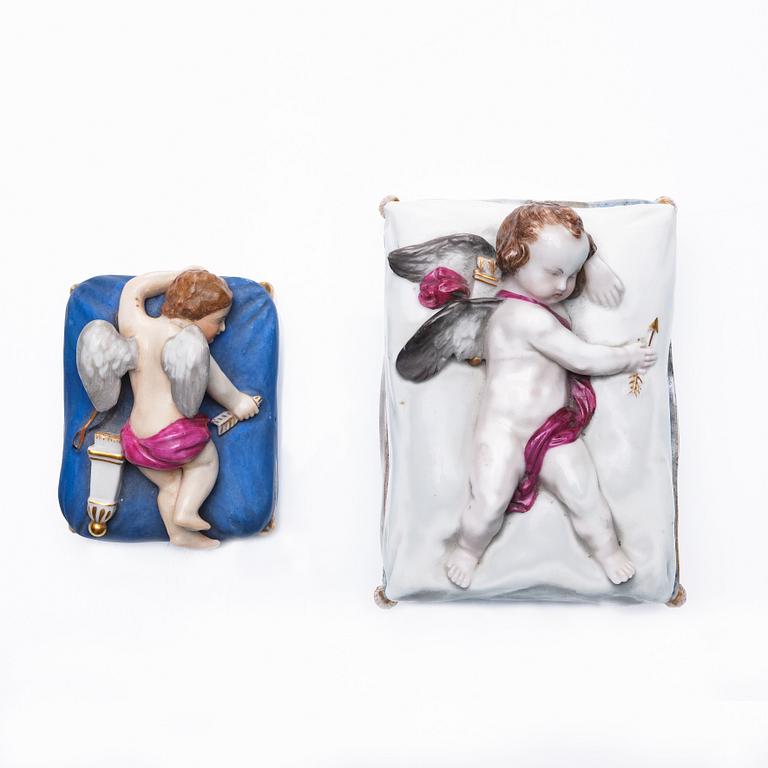 A porcelain inkwell and a box, decorated with putti. Probably by the Gardner  Porcelain Factory, Moscow,